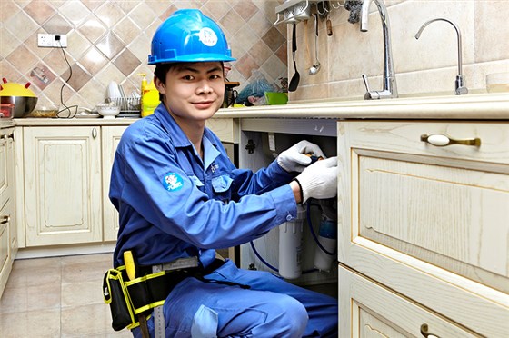 深圳恒大帝景高層住宅的樣板房，由左右手提供家具定制安裝及售后維修服務